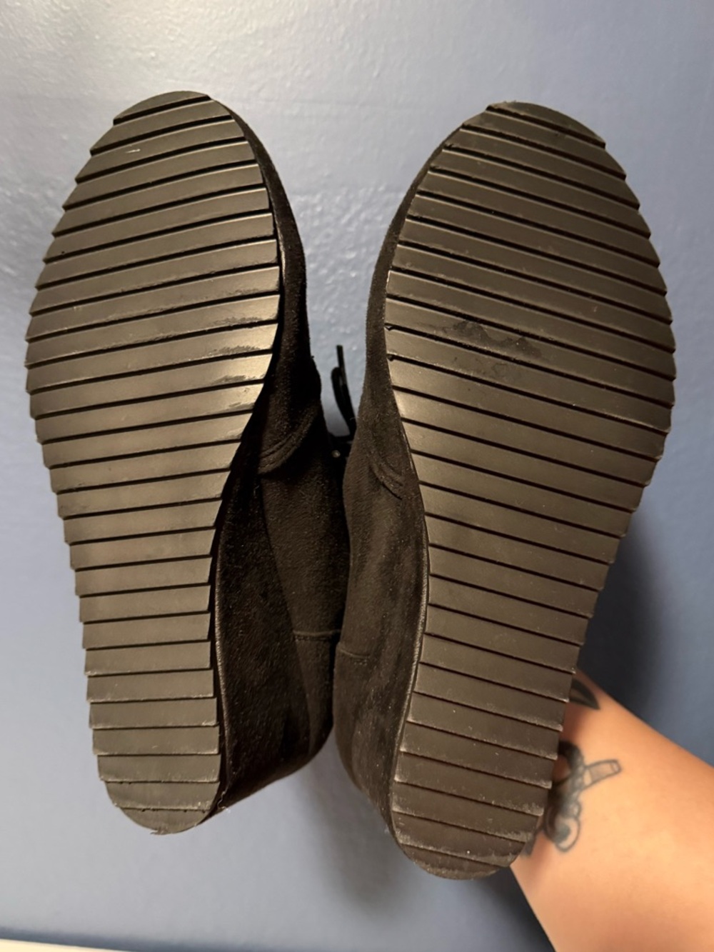 Torrid Faux Suede Wedge Ankle Lace-Up Black Booties Size 8 1/2 Wide Width - Picture 6 of 7